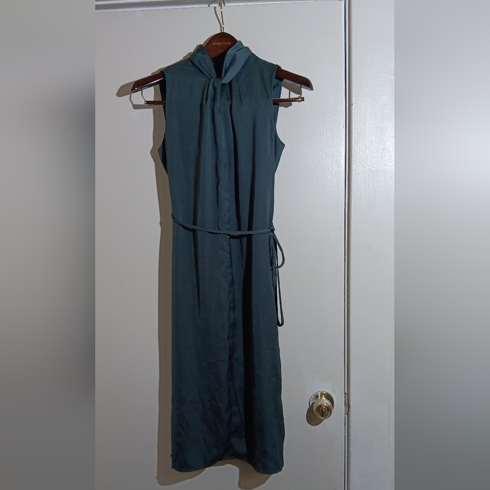 Banana Republic Sleeveless Midi Dress in Deep Green